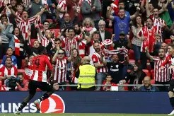 ag体育官方-毕尔巴鄂竞技训练开放日；今晨豪取连胜引欢呼；欧联在即；球探报告显示潜力