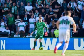 ag体育注册-皇家社会训练开放日，关键时刻造点机会引欢呼，法甲在即，身体对抗强度拉满