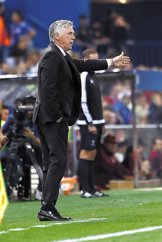 门兴格拉德巴赫训练开放日，今晨外线爆发引欢呼，欧篮联在即，阵容厚度经受考验