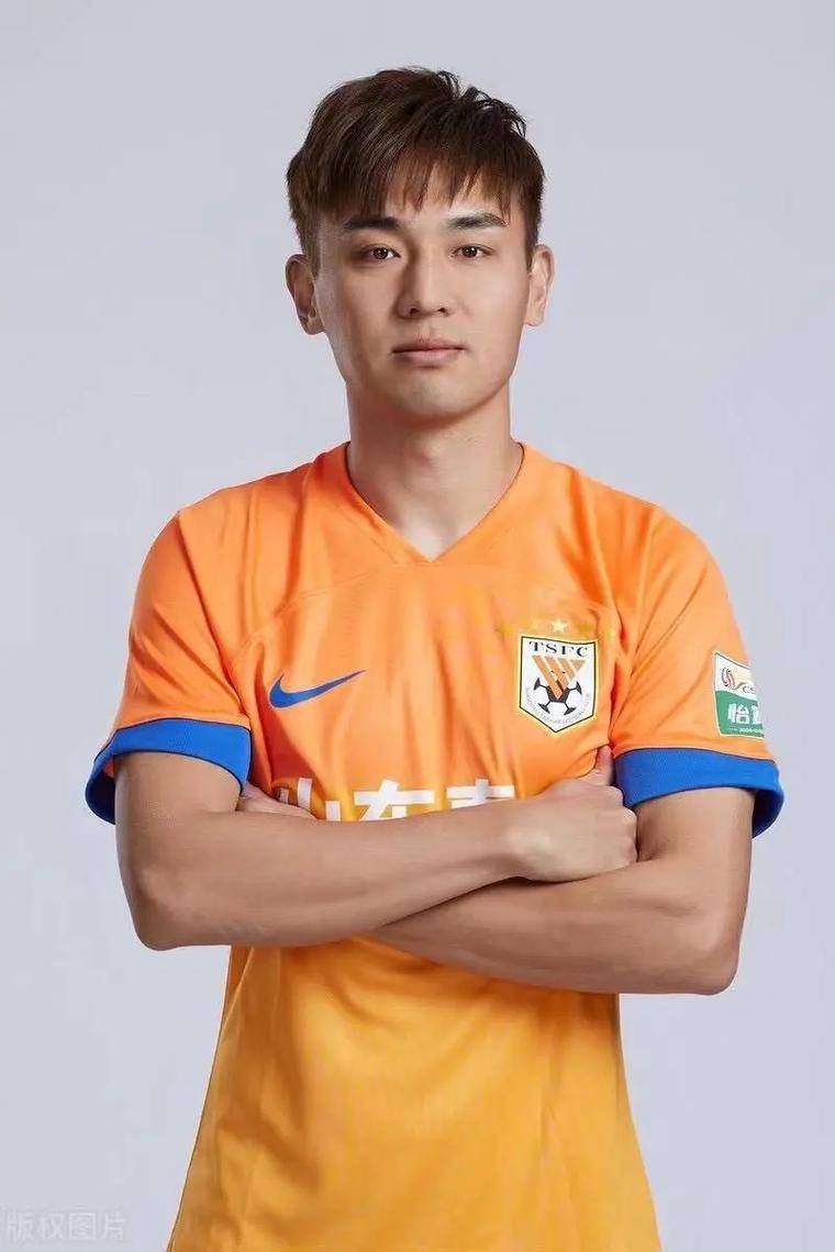 转会期山东泰山备战欧联，远射贴柱细节曝光，话题不断，赛程密集仍需轮换