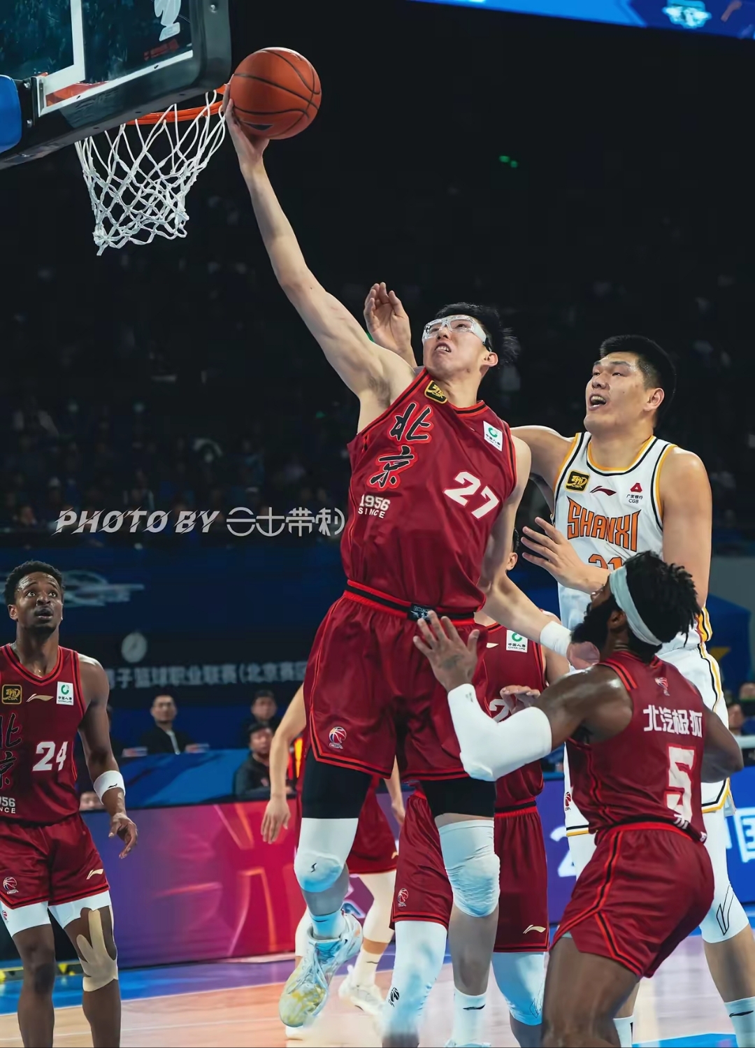 赛地聚焦——CBA常规赛清晨热度飙升，马德里竞技绝杀压哨，气氛紧张，赛季目标并未改变