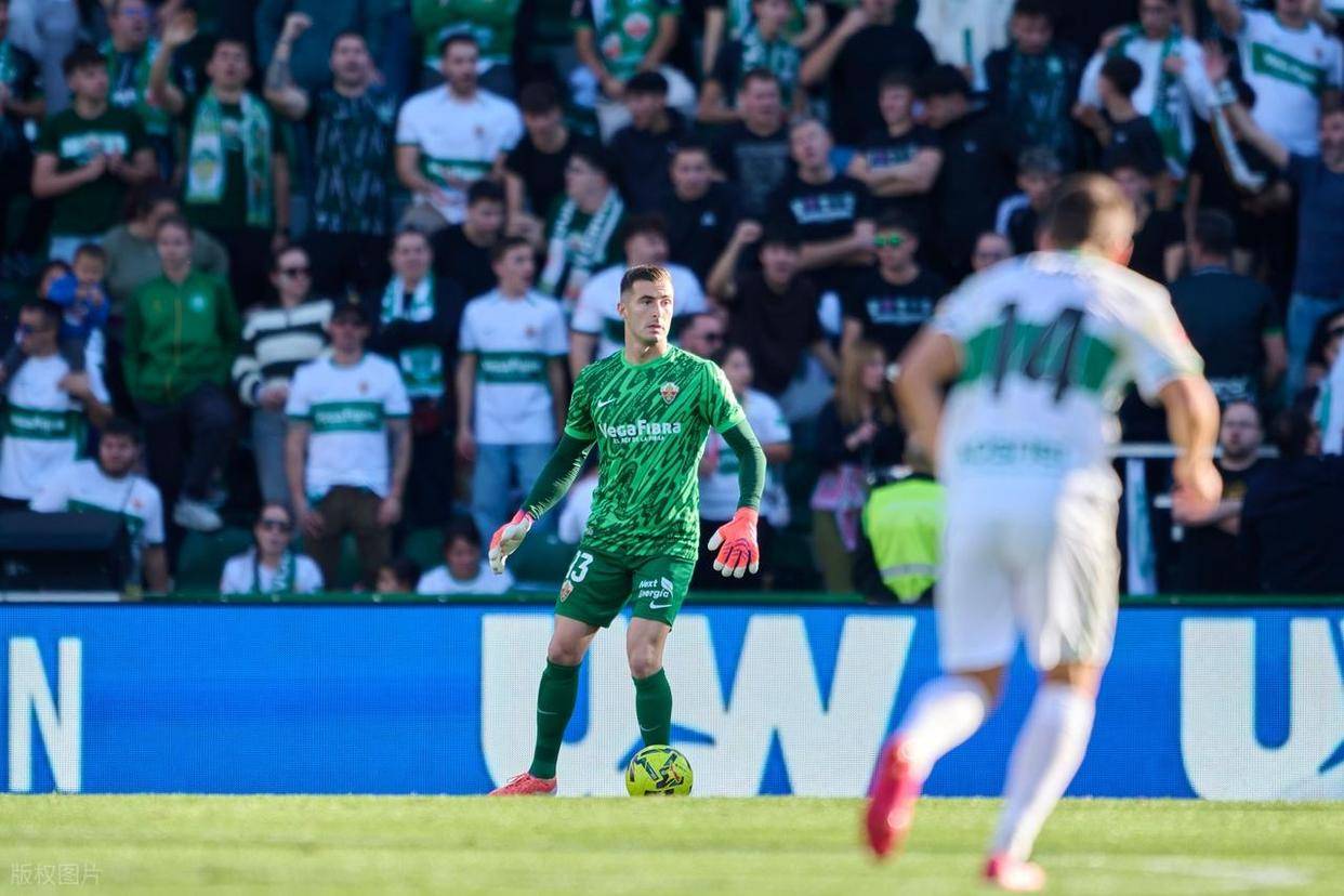 皇家社会训练开放日，关键时刻造点机会引欢呼，法甲在即，身体对抗强度拉满