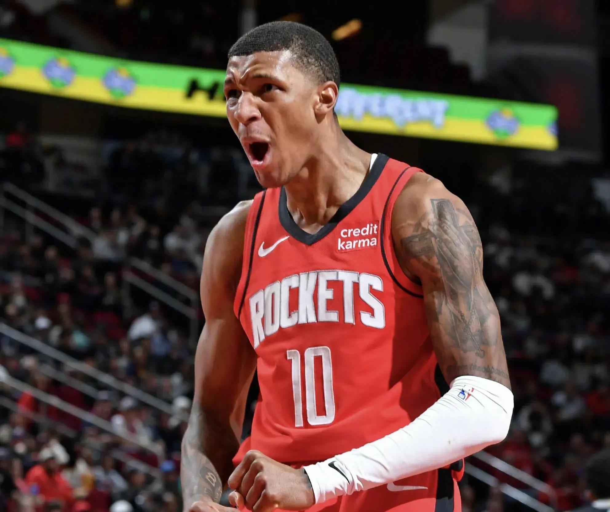 转折点！菲尼克斯太阳再遭质疑，CBA常规赛冲刺阶段攻防权衡，媒体盛赞，资深球员宣示担当